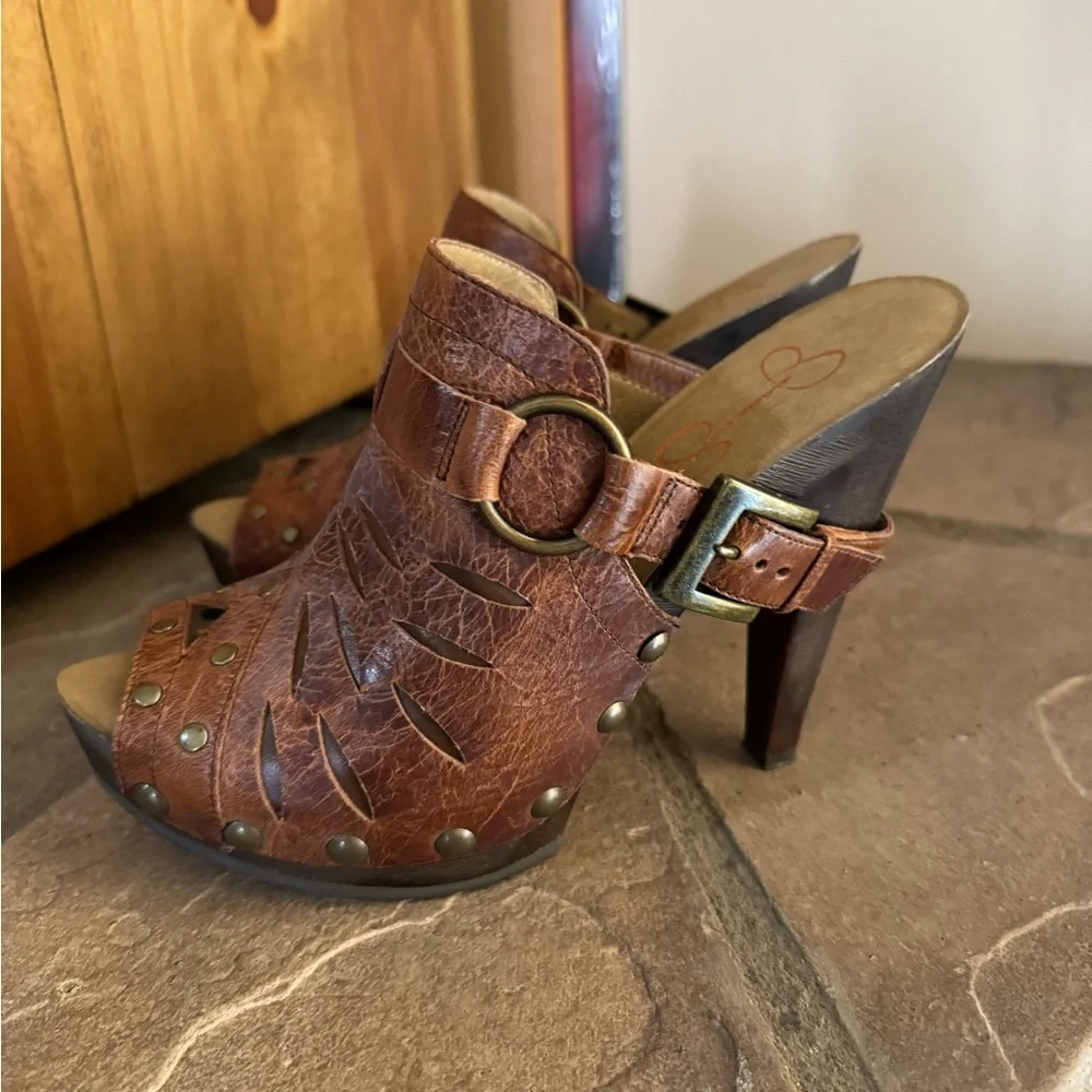 Woman’s clogs - Picture 4 of 5